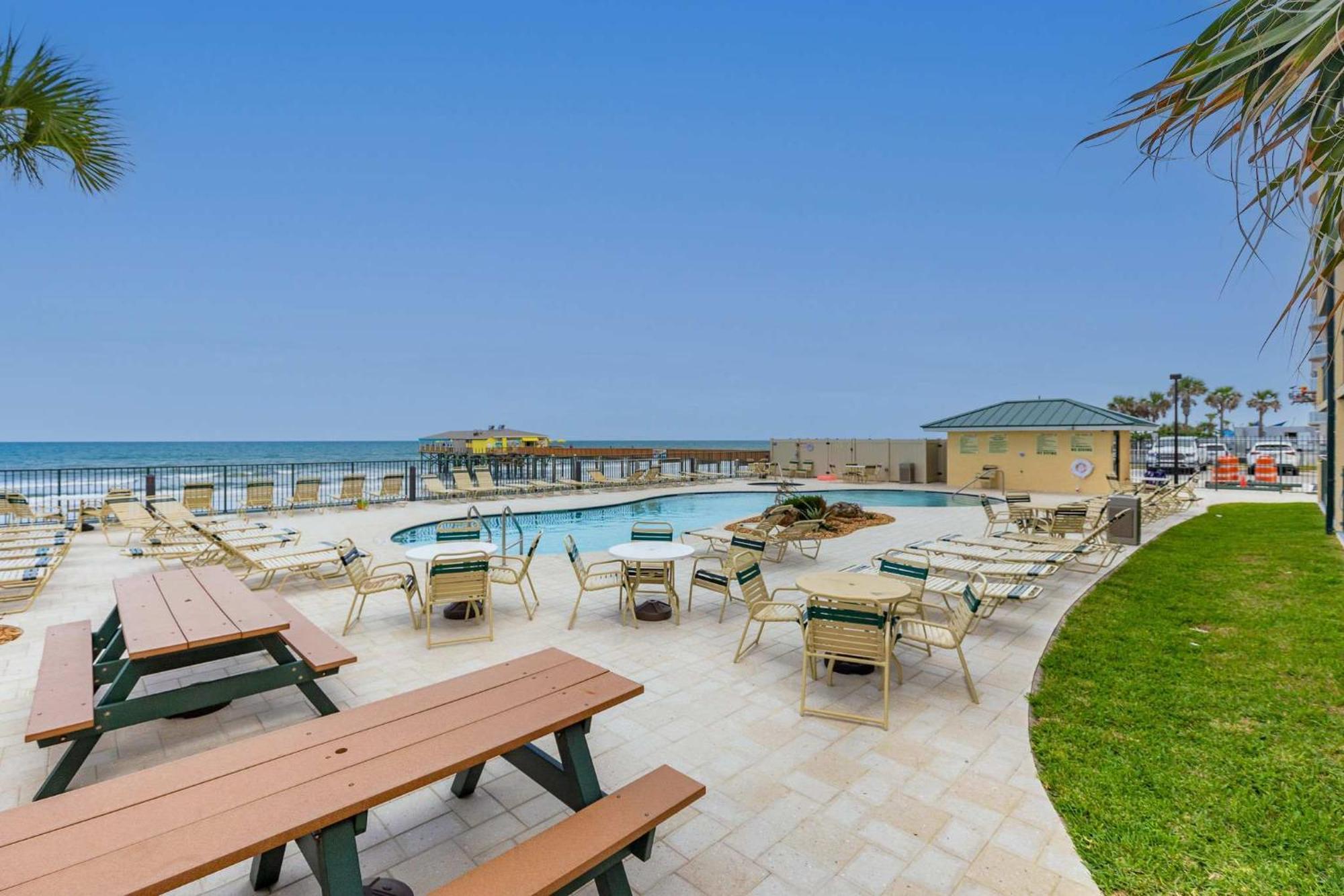 Ocean Views From Your Private Balcony! Sunglow 606 By Brightwild